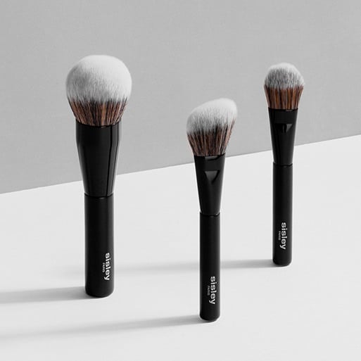 Discover all the best brushes for applying your foundation